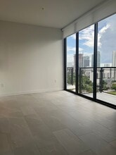 131 NE 22nd St, Unit A in Miami, FL - Foto de edificio - Building Photo