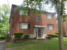 6118 Dryden Ave, Unit 2 in Cincinnati, OH - Building Photo