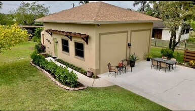 10735 Lantana Rd in Wellington, FL - Building Photo - Building Photo