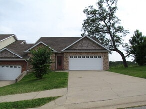 315 Carmel Valley Way in St. Robert, MO - Building Photo - Building Photo