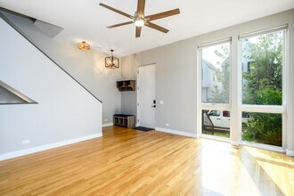 4412 W Waveland Ave in Chicago, IL - Building Photo - Building Photo