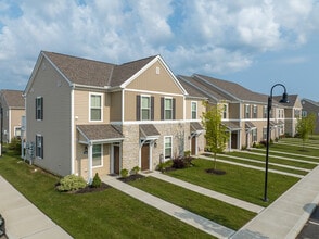 Orange Grand Communities in Lewis Center, OH - Building Photo - Building Photo