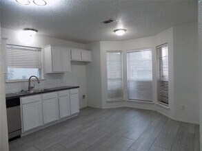 6009 Castanada Dr in Arlington, TX - Building Photo - Building Photo