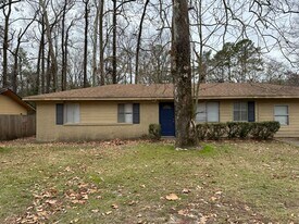 1139 Wooddell Dr in Jackson, MS - Building Photo