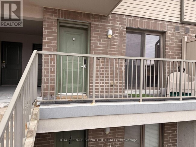 350 Fisher Mills Rd in Cambridge, ON - Building Photo - Building Photo