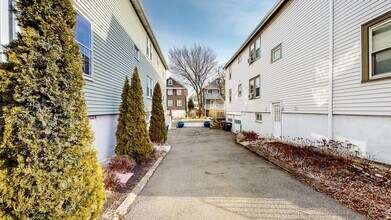 89 Bailey Rd in Somerville, MA - Foto de edificio - Building Photo