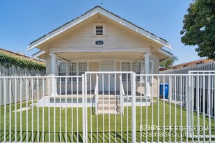 1164 W 38th St in Los Angeles, CA - Building Photo