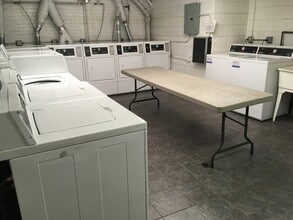 3815 N Pine Grove Ave, Unit 3825-201 in Chicago, IL - Building Photo - Building Photo