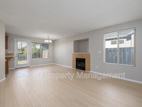 4437 SE 125th Ave in Portland, OR - Building Photo - Building Photo