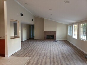 5853 McDonie Ave in Woodland Hills, CA - Building Photo - Building Photo