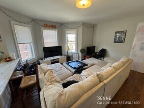 7 Hamilton Rd in Somerville, MA - Building Photo - Building Photo