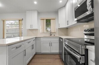 8291 NW 39th St in Coral Springs, FL - Building Photo - Building Photo