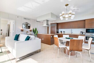 485 Brickell Ave in Miami, FL - Building Photo - Building Photo