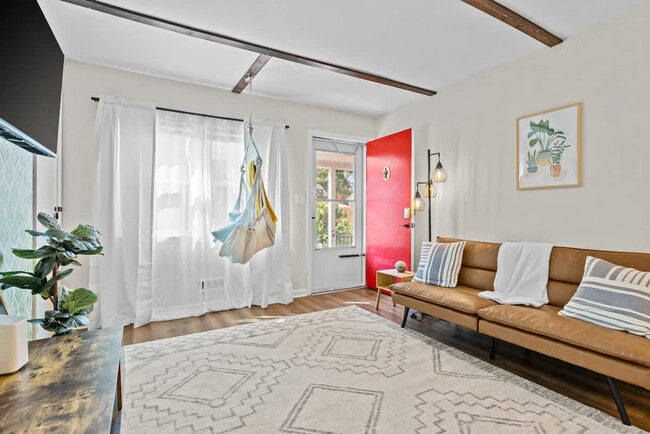 172 Cherry St in Norfolk, VA - Foto de edificio - Building Photo