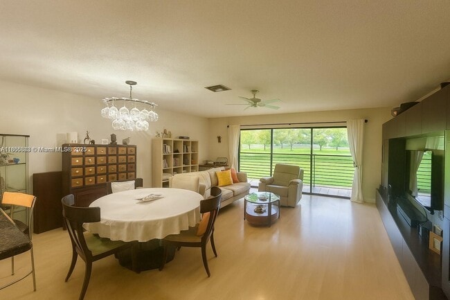 125 S Laurel Dr in Margate, FL - Building Photo - Building Photo