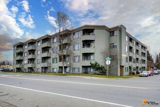 2201 Romig Pl in Anchorage, AK - Building Photo - Building Photo