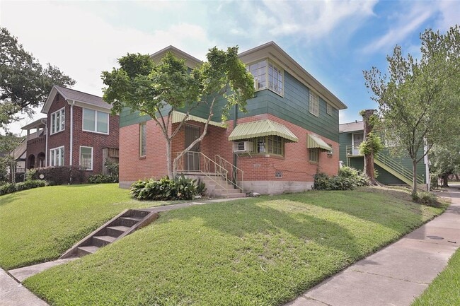 property at 1979 W McKinney St