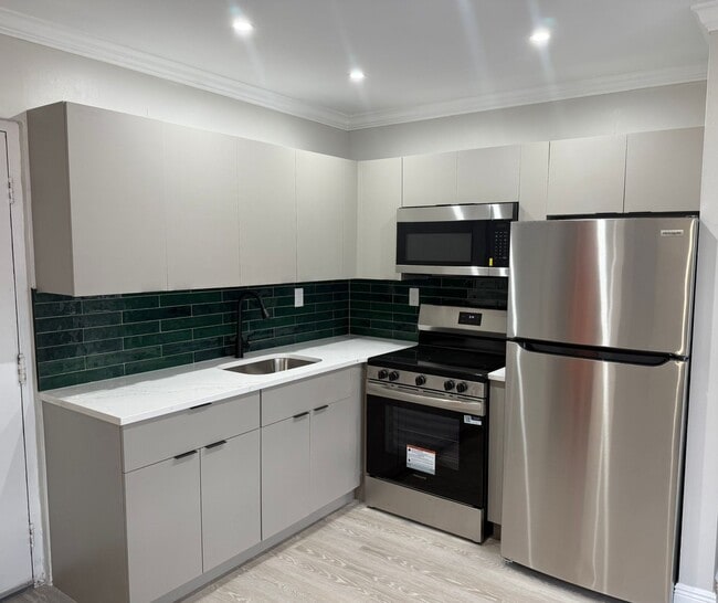 Las Palmas Senior Living in Hialeah, FL - Foto de edificio - Building Photo