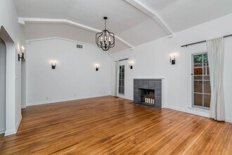 1530 S Ogden Dr in Los Angeles, CA - Building Photo - Building Photo