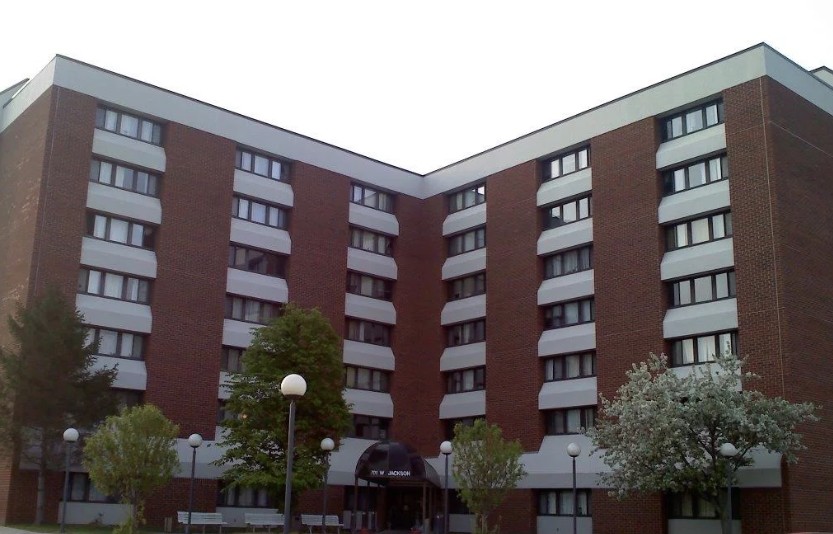 Gillespie Towers in Muncie, IN - Foto de edificio
