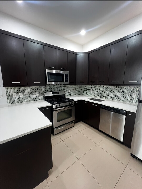 2575 22nd St in Astoria, NY - Building Photo