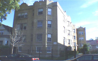 3237-3239 N Troy St Apartamentos