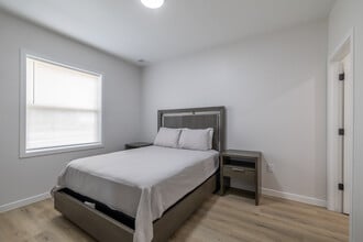 Warren Valley Apartments in Dearborn Heights, MI - Foto de edificio - Interior Photo