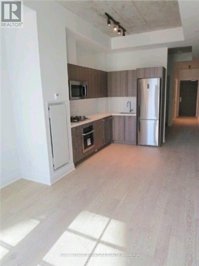 property at 608-608 Richmond St W