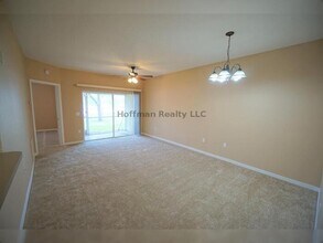 6009 Skydale Way in Riverview, FL - Foto de edificio - Building Photo