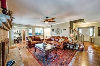 2910 Bee Cave St in San Antonio, TX - Building Photo - Building Photo