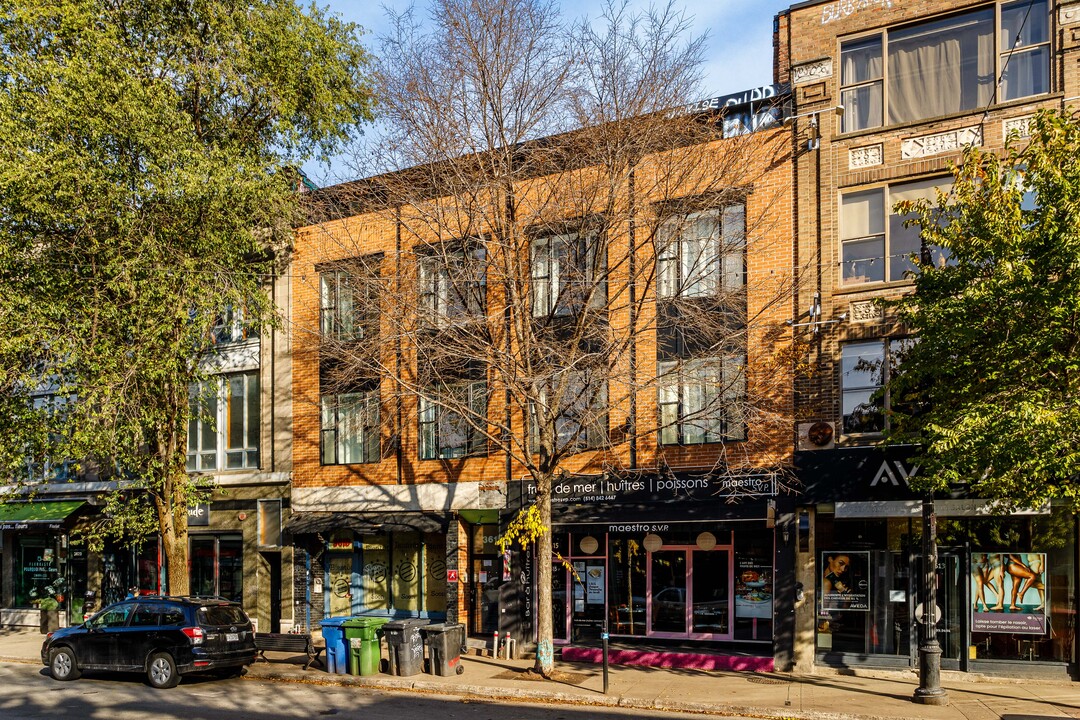 3615-3619 Saint-Laurent Boul in Montréal, QC - Building Photo