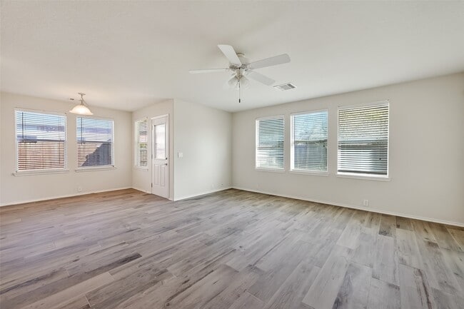 property at 827 Honeysuckle Vine Dr