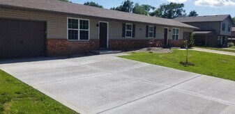 434 Eagles Way, Unit B in Troy, IL - Building Photo