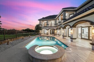 1229 Strathmore Dr in Southlake, TX - Building Photo - Building Photo