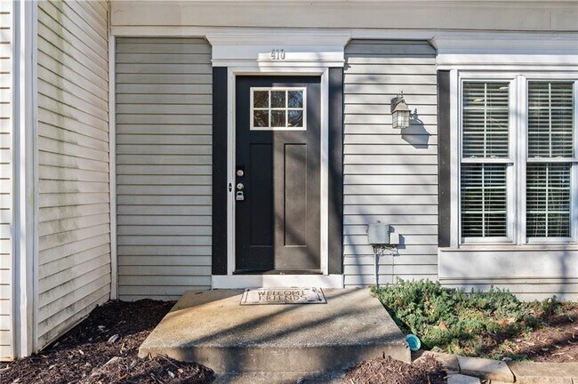 410 Wedgewood Way in Atlanta, GA - Building Photo - Building Photo