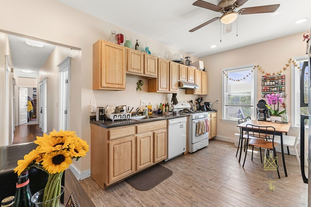 175 River St, Unit 3 in Cambridge, MA - Building Photo