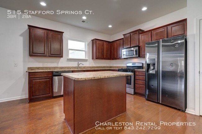 515 Stafford Springs Ct in Summerville, SC - Foto de edificio - Building Photo