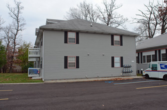 Rickett Road Apartments in Brighton, MI - Building Photo - Building Photo