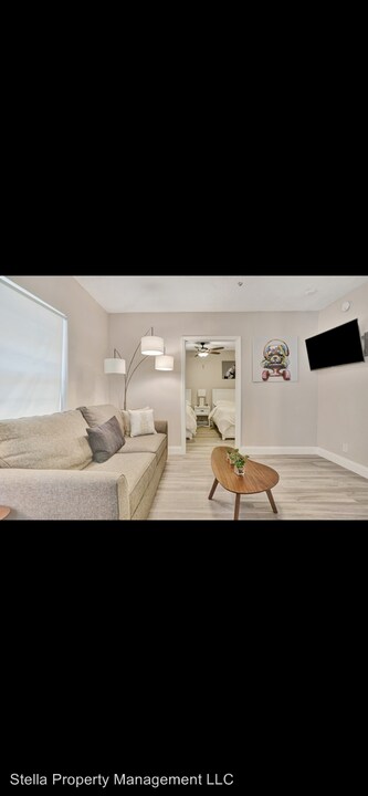 828 NE 17th Ave in Fort Lauderdale, FL - Building Photo