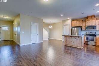114 N 44th Pl in Ridgefield, WA - Building Photo - Building Photo