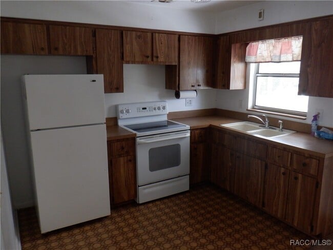 146 W Casurina Pl in Beverly Hills, FL - Building Photo - Building Photo