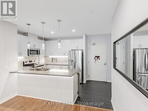 7325-7325 Markham Rd in Markham, ON - Building Photo - Building Photo