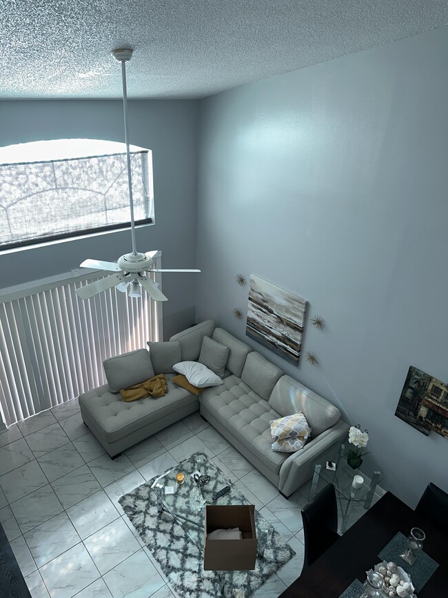 3299 Sandy Shore Ln in Kissimmee, FL - Building Photo - Building Photo