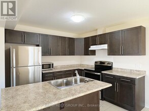 30 Elderberry Rd in Thorold, ON - Building Photo - Building Photo
