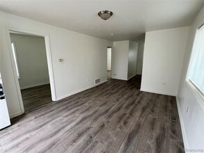 438 Kenilworth Ave in Pontiac, MI - Building Photo - Building Photo