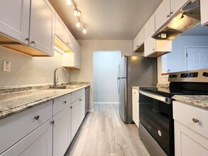 8201 Camino Colegio in Rohnert Park, CA - Building Photo - Building Photo