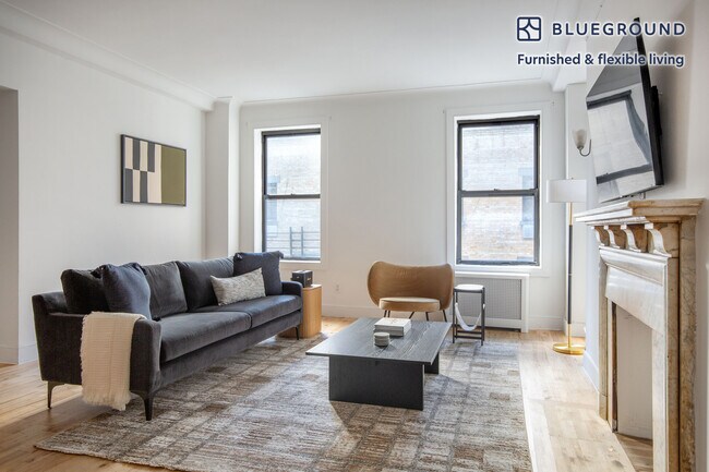 15 W 55th St in New York, NY - Building Photo - Building Photo