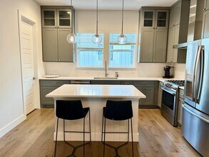 4404 Authentic Dr in Austin, TX - Building Photo - Building Photo