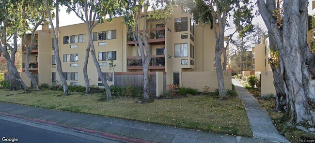 908 Beach Park Blvd, Unit 110 in Foster City, CA - Building Photo - Building Photo