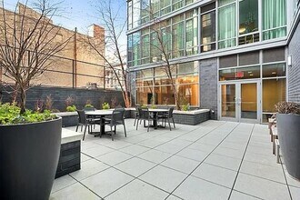 57 Reade St in New York, NY - Building Photo - Building Photo